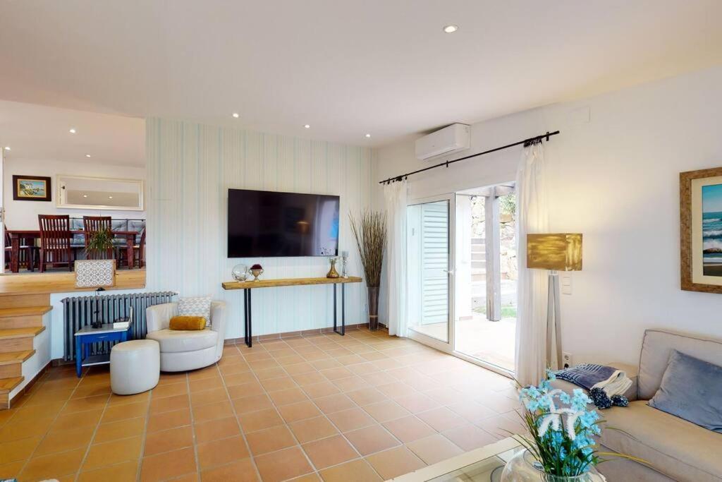 Lesal Villas Rentals, Villa Mar Azul, Tossa De Mar Esterno foto